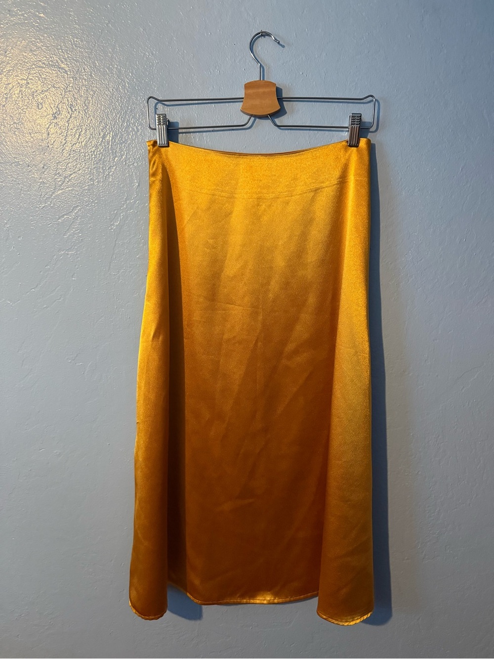 RIHOAS Satin Midi Skirt in Mustard Yellow